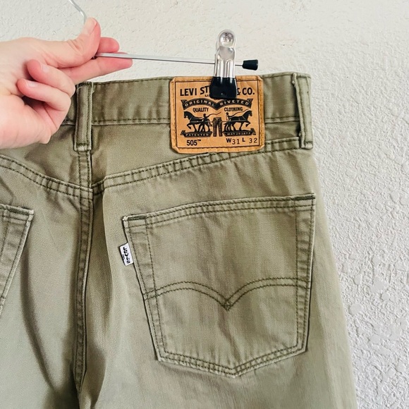 Levi’s 505 Khaki Green Pants 31x32 - Picture 3 of 13